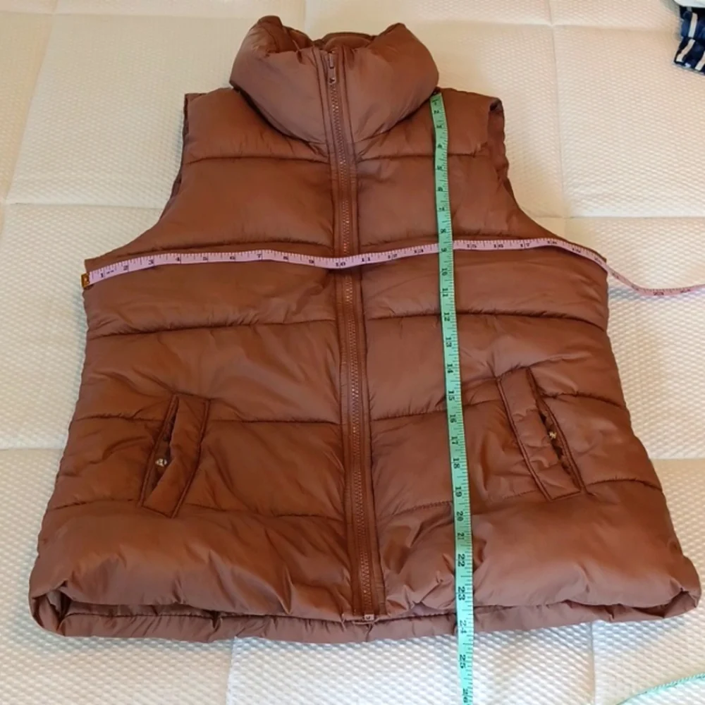 Old Navy Puffer Vest - Picture 7 of 9